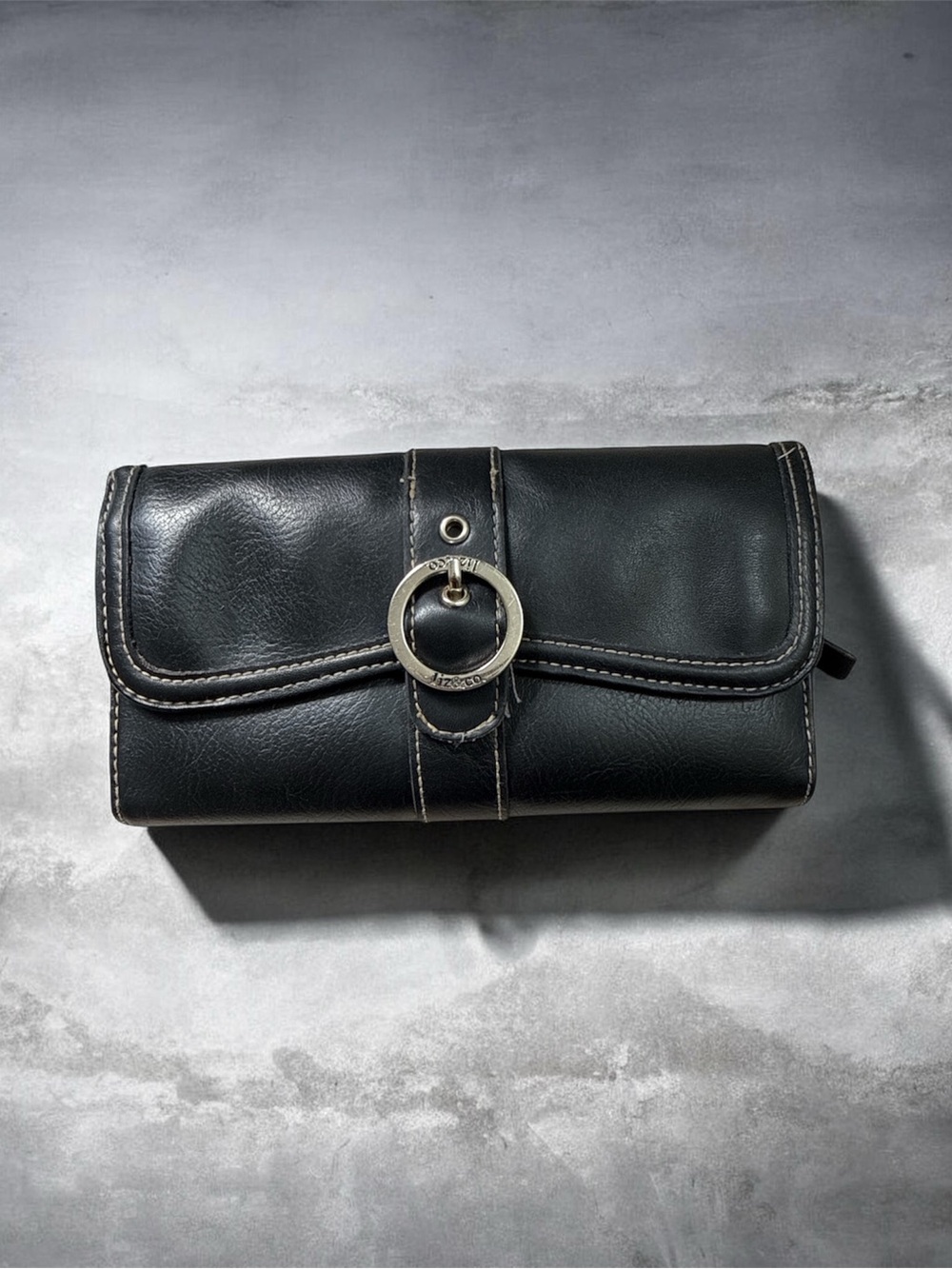 Vintage Liz & Co. Black Women's Leather Clutch Wallet with Silver Ring Detail